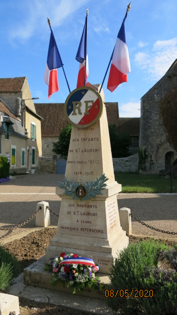Monument aux morts Saint Laurent l'Abbaye